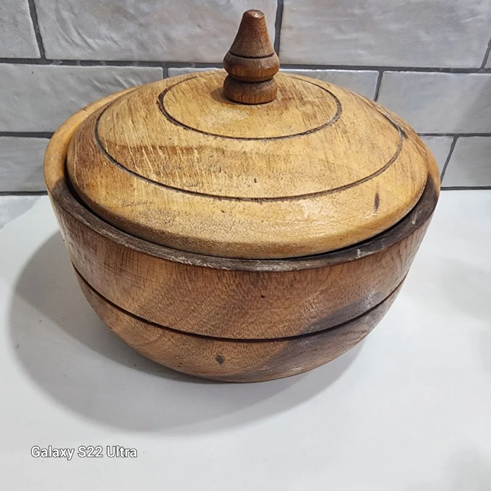 Handcrafted Rustic Bowl with Lid. Large